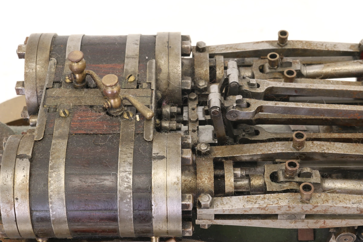 Twin cylinder portable engine
