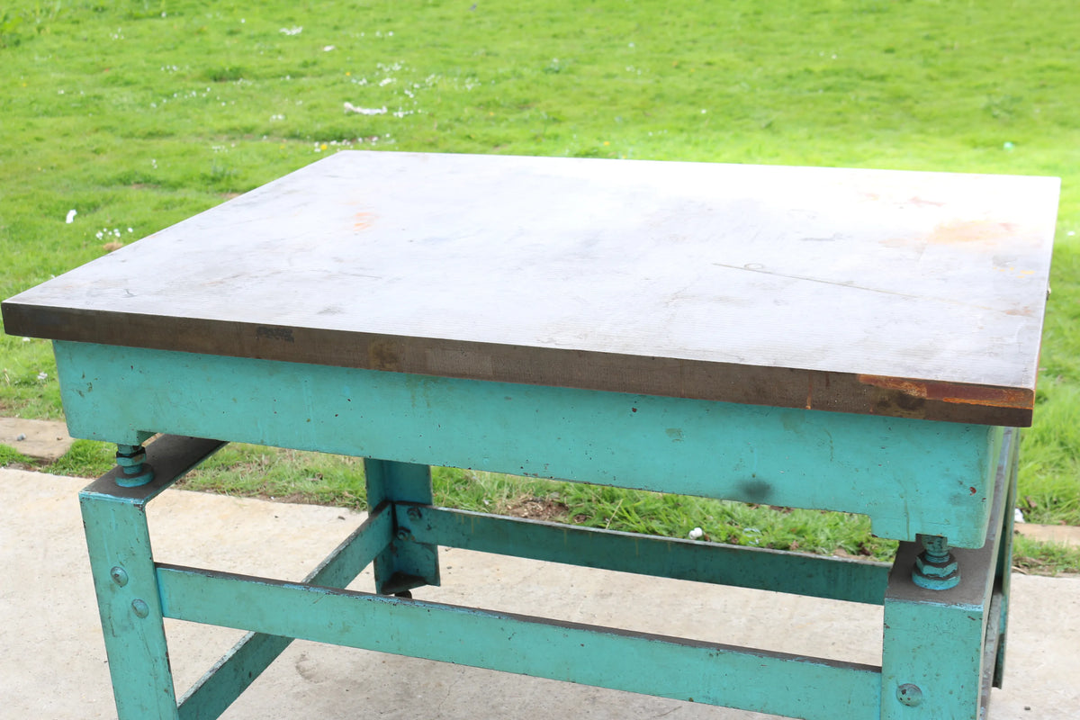 Crown Windley surface table