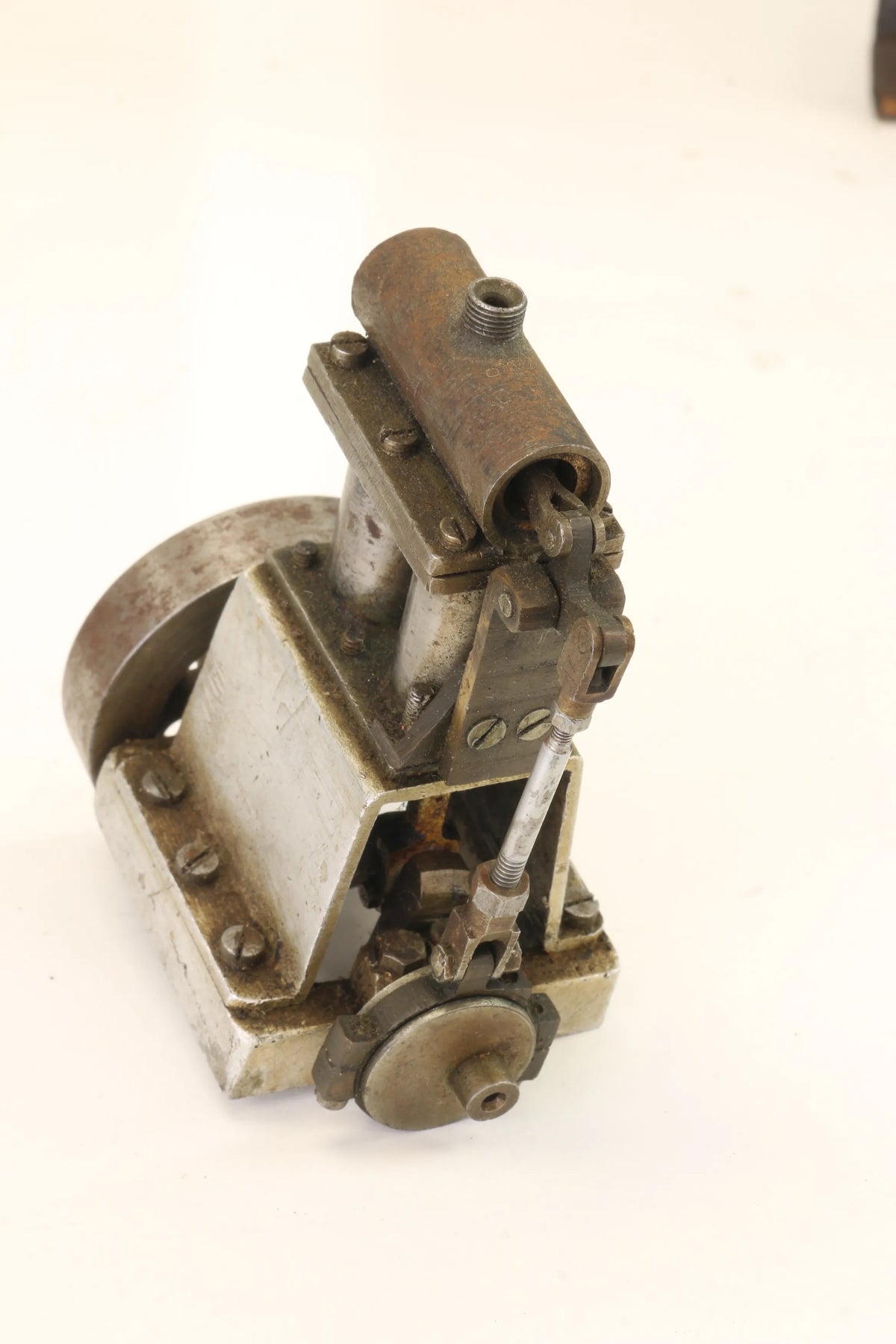 Small scratch-built twin cylinder engine