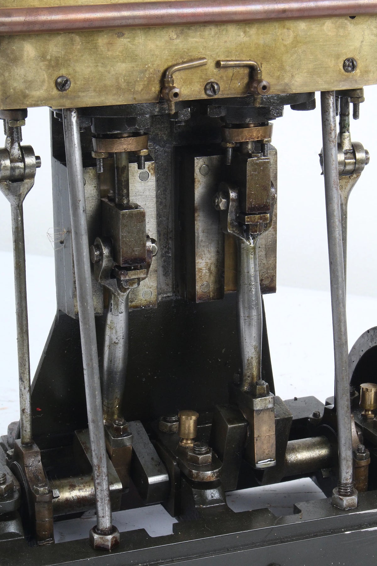 Vertical twin engine