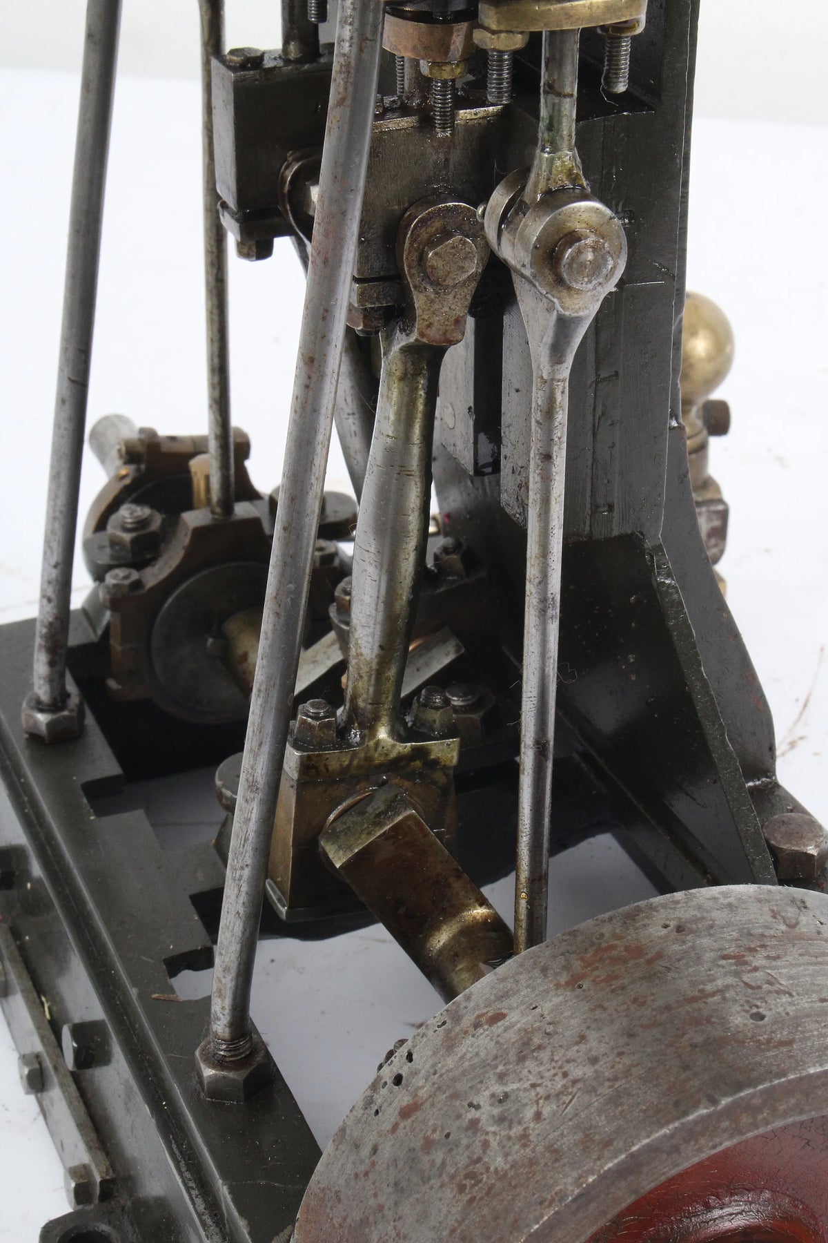 Vertical twin engine