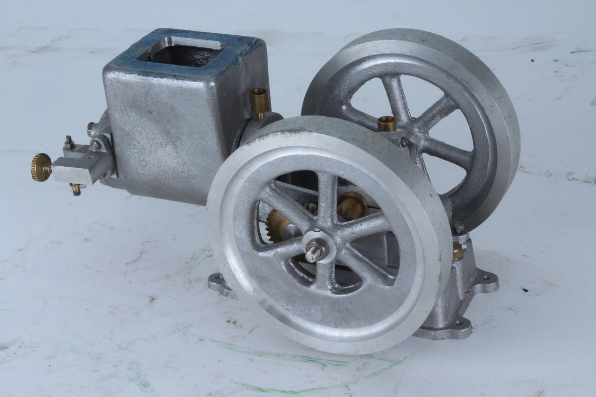 "Little Wonder" open crank engine