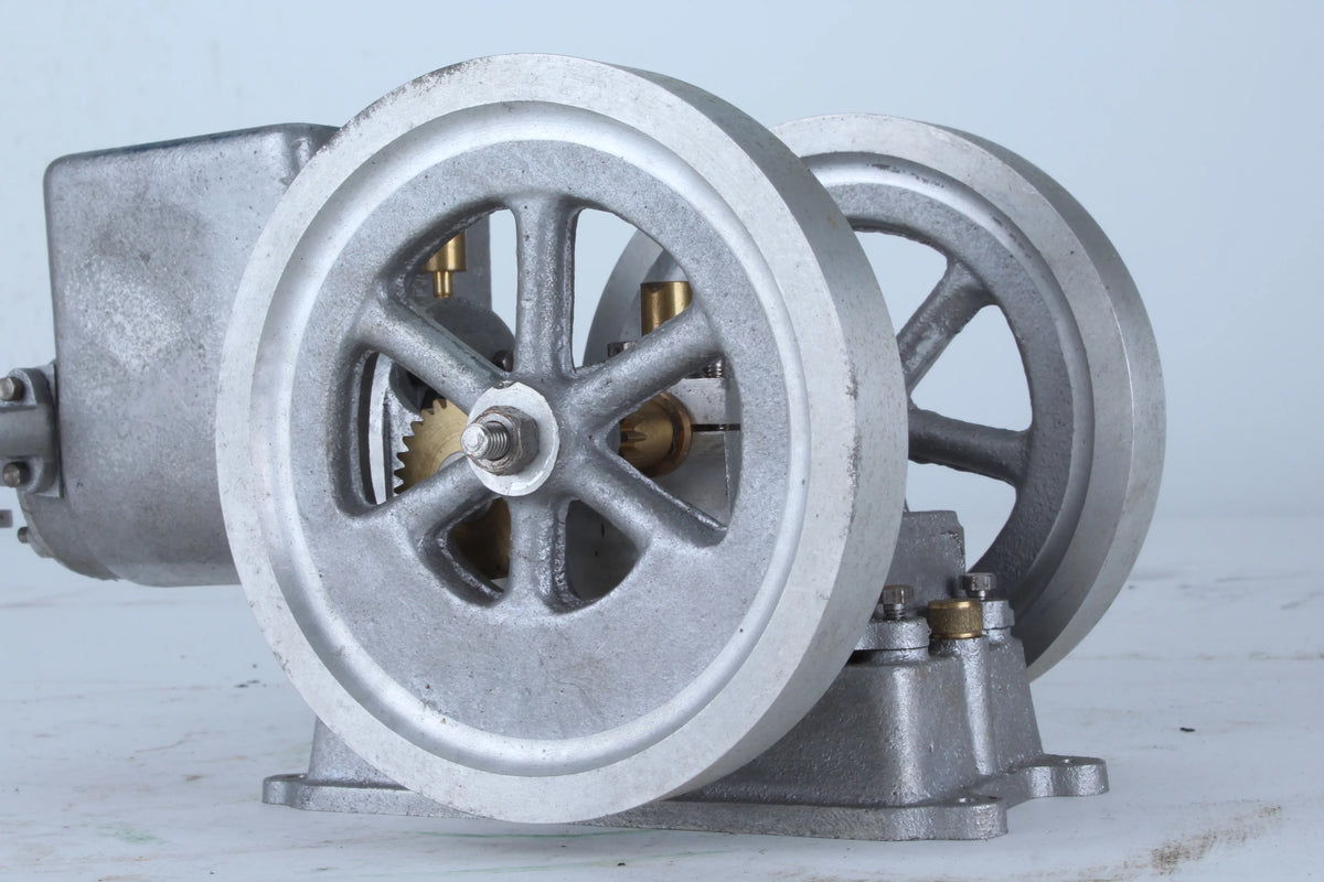 "Little Wonder" open crank engine