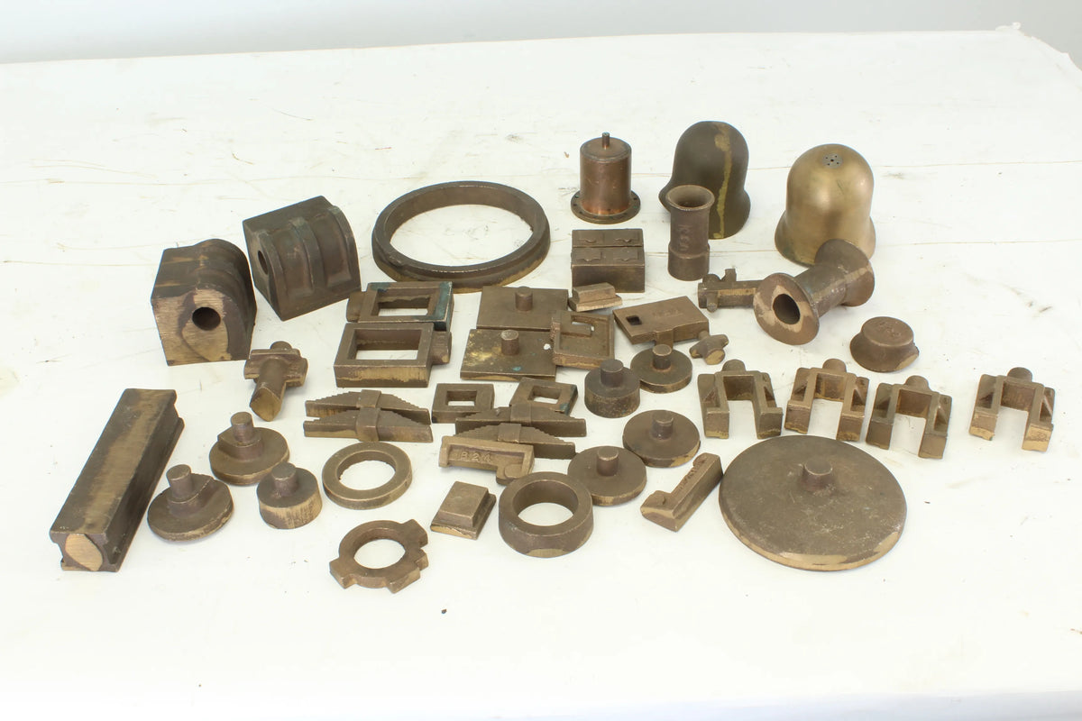 Box of assorted gunmetal castings