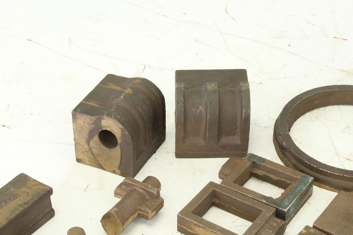 Box of assorted gunmetal castings