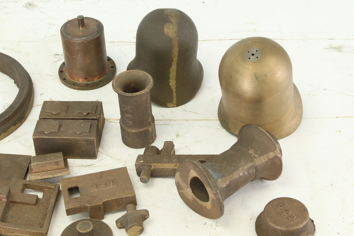 Box of assorted gunmetal castings