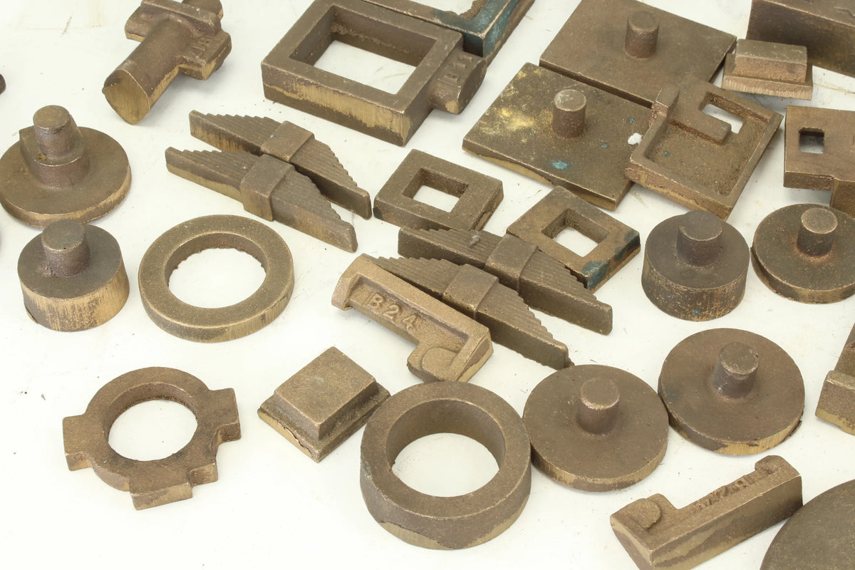 Box of assorted gunmetal castings