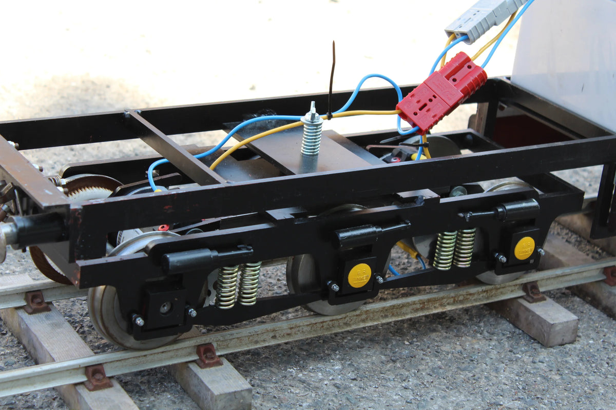 5 inch gauge Class 55 "Deltic" battery electric