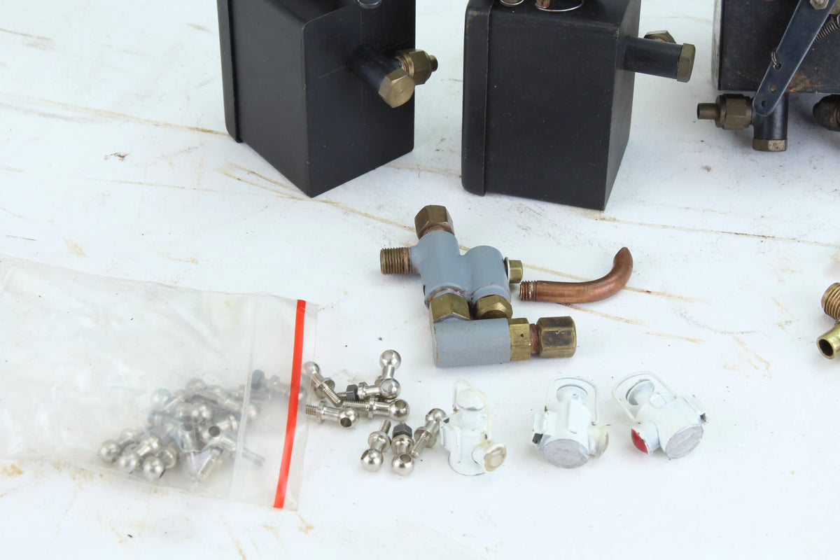 Assorted fittings, lubricators etc