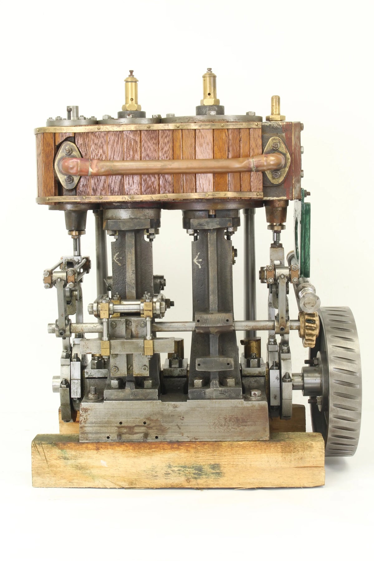 Leak compound engine