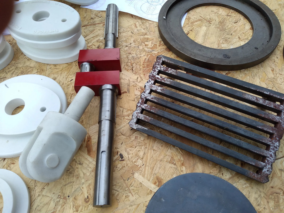 Part-built 4 inch scale Burrell agricultural engine