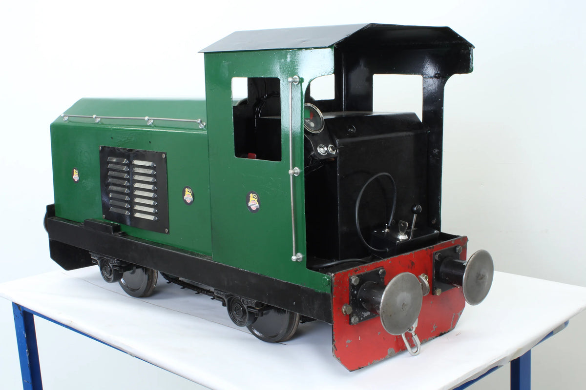 7 1/4 inch gauge battery-electric 0-4-0 with driving truck