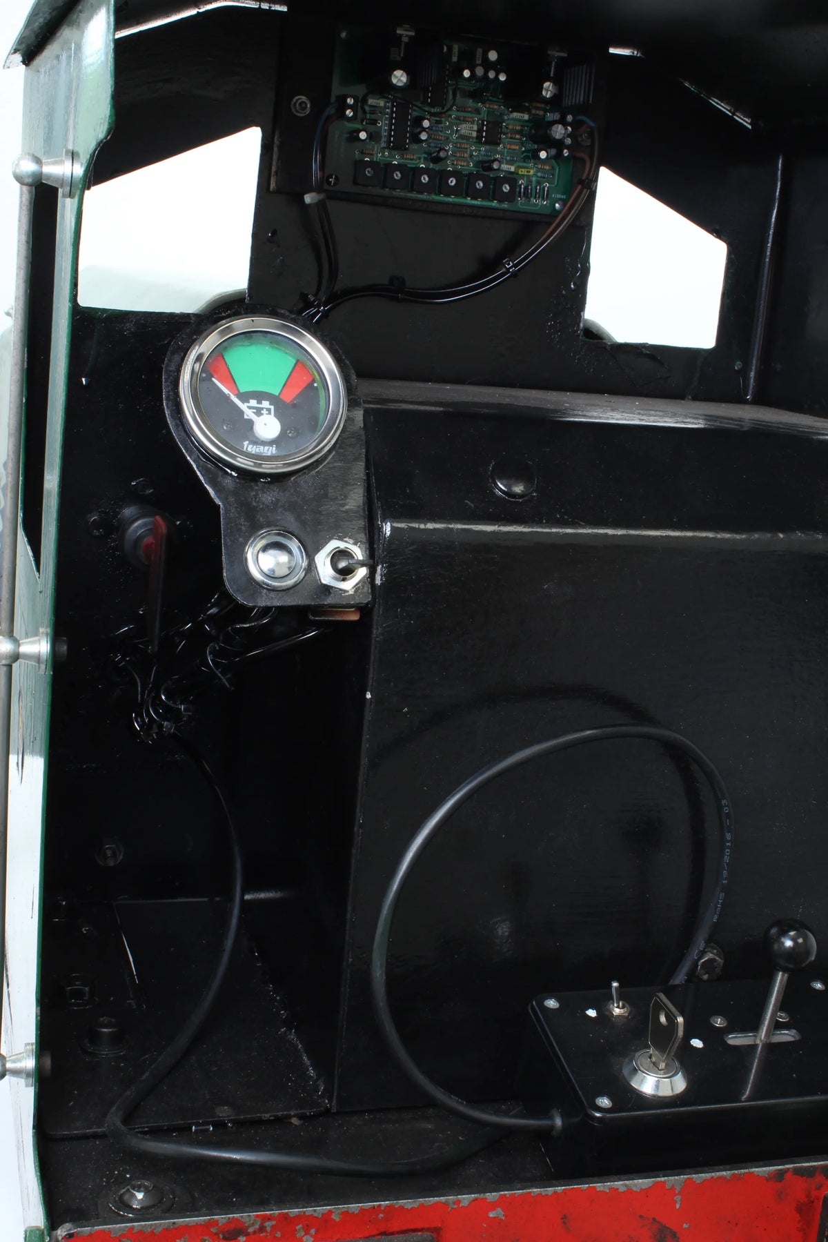 7 1/4 inch gauge battery-electric 0-4-0 with driving truck