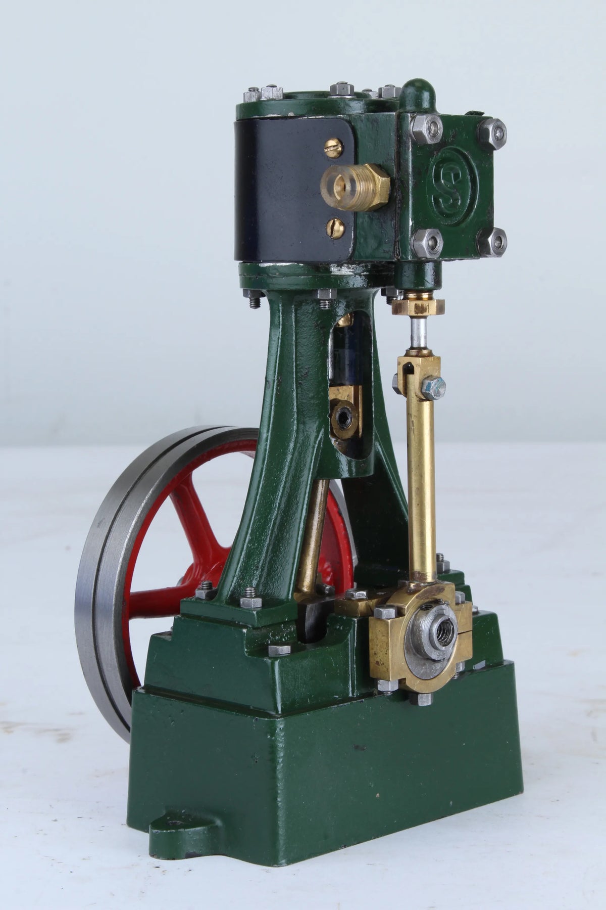 Stuart 10V vertical engine