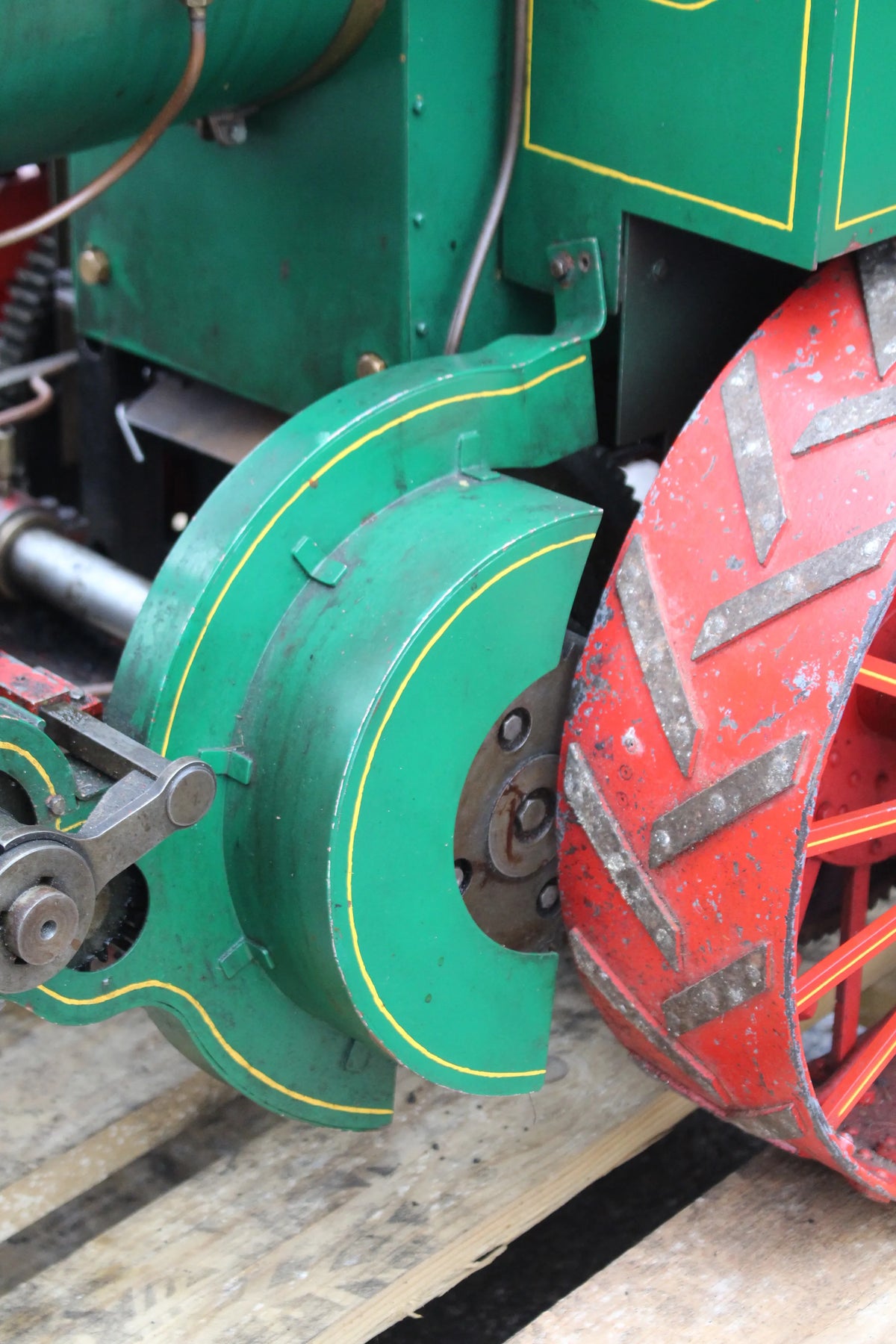 2 1/2 inch scale Avery undermount traction engine