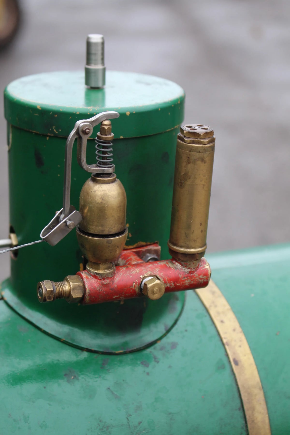 2 1/2 inch scale Avery undermount traction engine