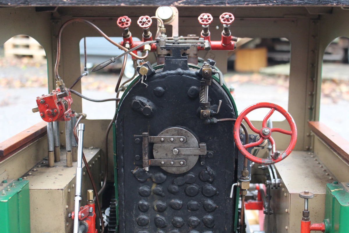 2 1/2 inch scale Avery undermount traction engine