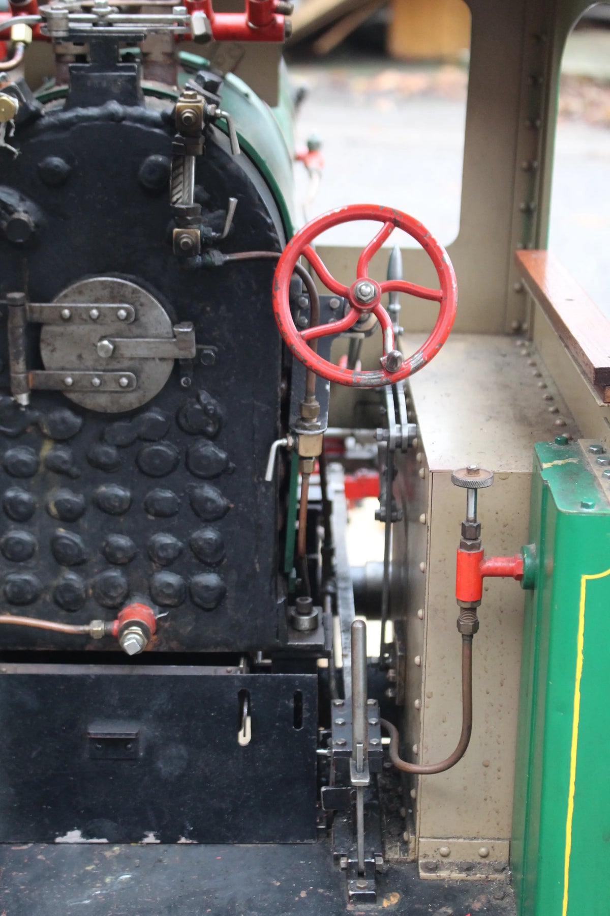 2 1/2 inch scale Avery undermount traction engine
