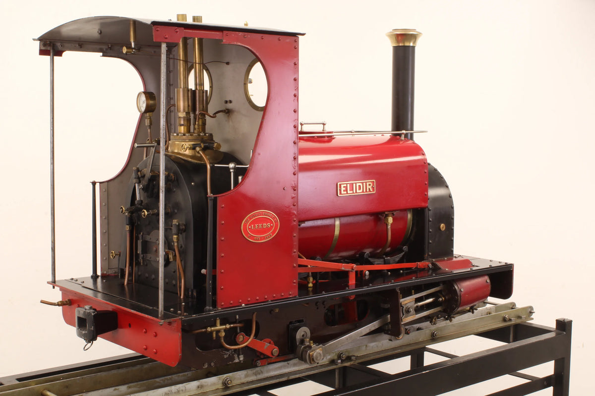 7 1/4 inch gauge Hunslet 0-4-0ST with slate wagon driving truck