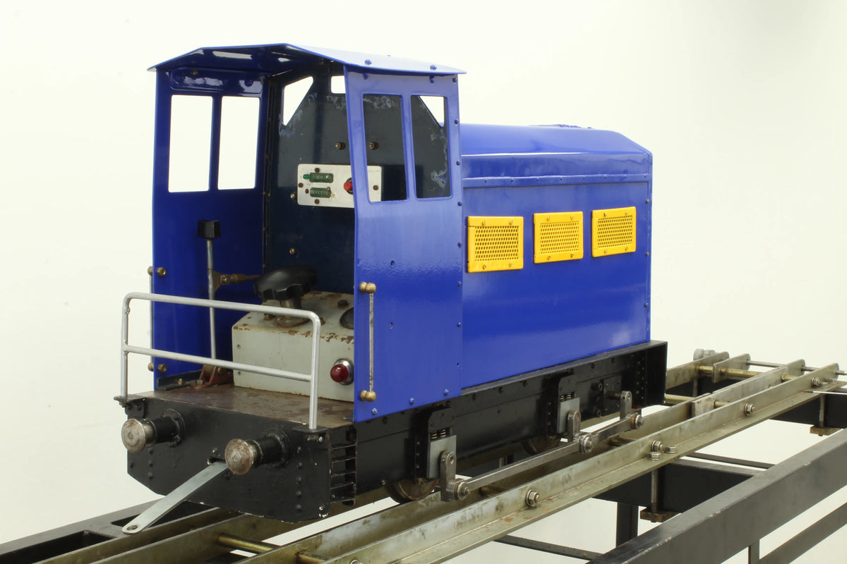 5 inch gauge battery-electric 0-4-0 shunter