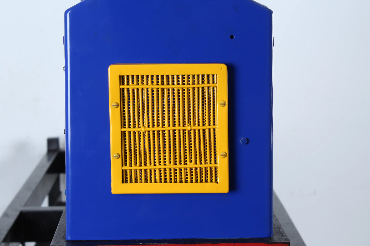 5 inch gauge battery-electric 0-4-0 shunter