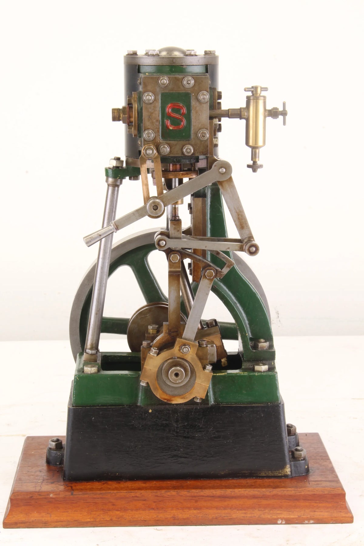 Stuart No.1 vertical engine with reversing gear