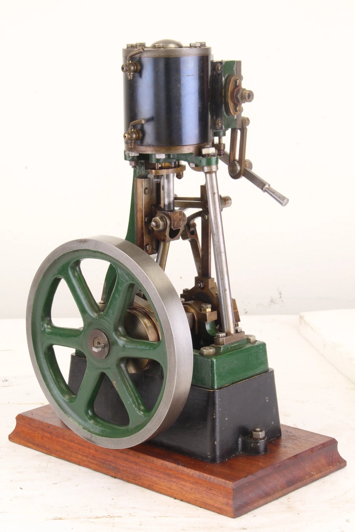 Stuart No.1 vertical engine with reversing gear