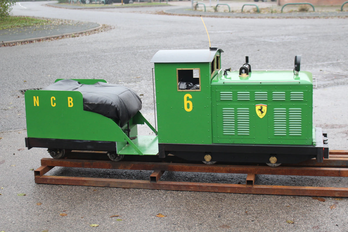 7 1/4 inch gauge petrol-hydraulic shunter with ride-in tender