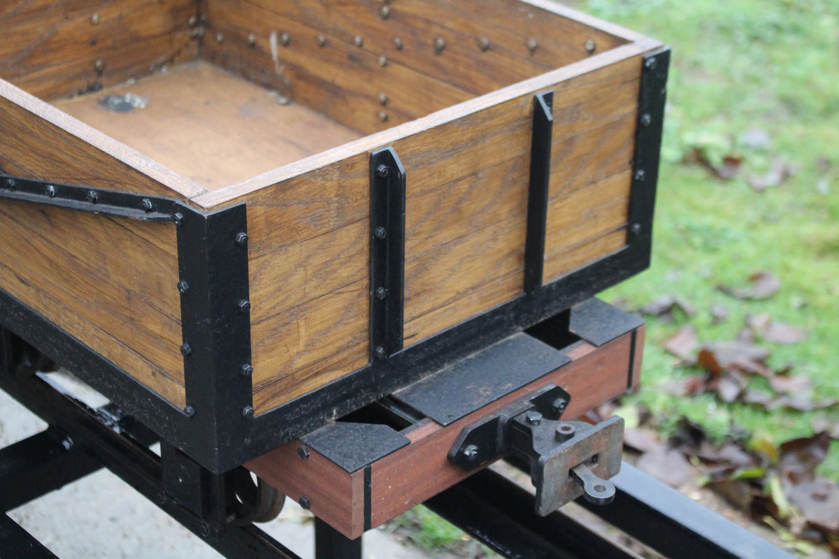7 1/4 inch narrow gauge four-wheel wagon