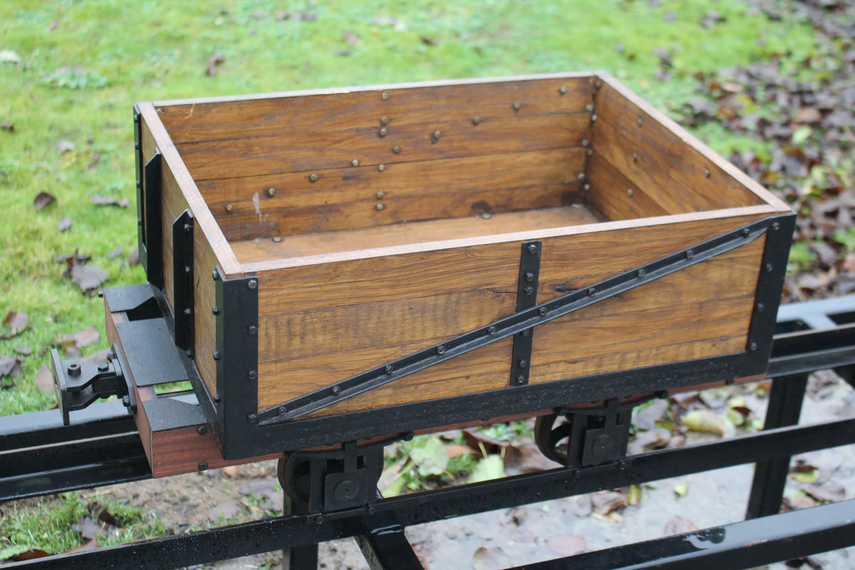 7 1/4 inch narrow gauge four-wheel wagon