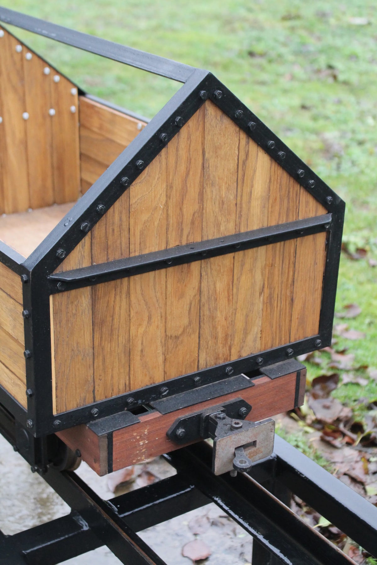 7 1/4 inch narrow gauge four-wheel wagon