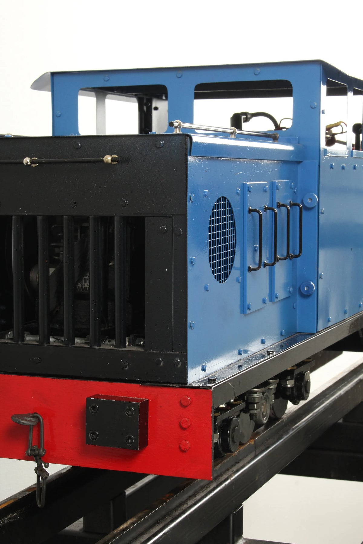5 inch narrow gauge 0-6-0 petrol-hydraulic shunter