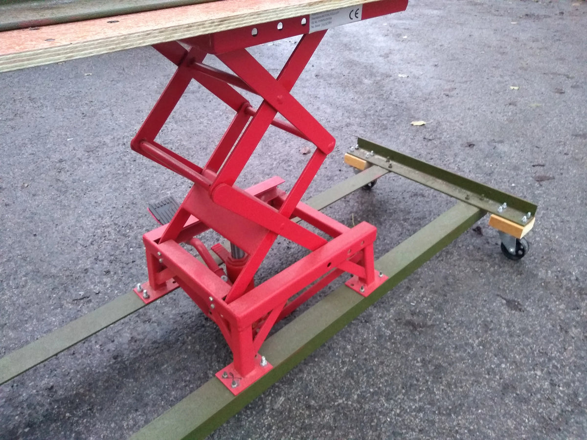 Hydraulic lift bench