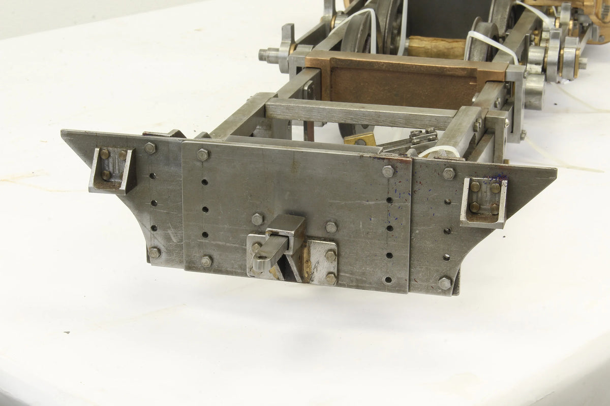 3 1/2 inch gauge Alco "Mountaineer" chassis with cylinders