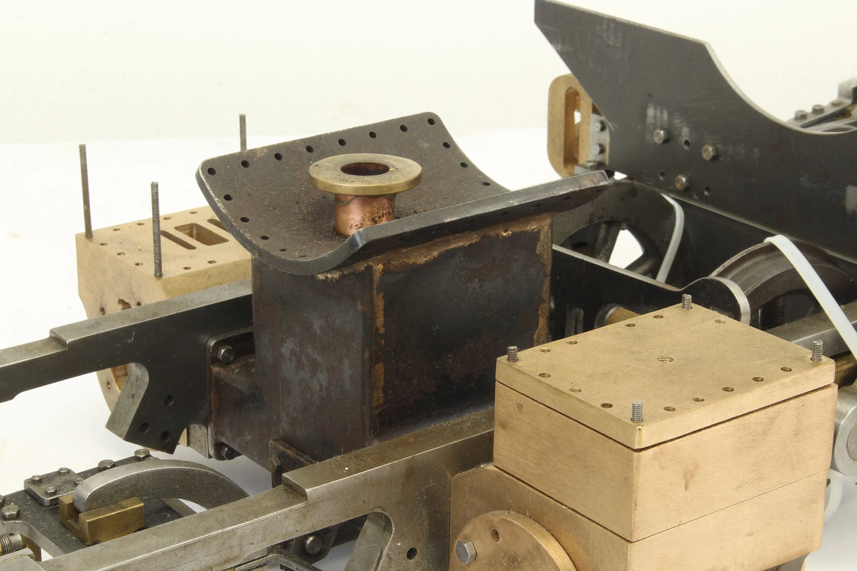 3 1/2 inch gauge Alco "Mountaineer" chassis with cylinders