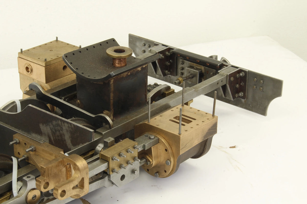 3 1/2 inch gauge Alco "Mountaineer" chassis with cylinders
