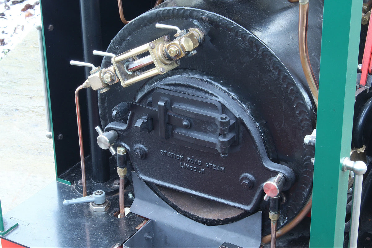 7 1/4 inch gauge Feldbahn 0-6-0 with tender