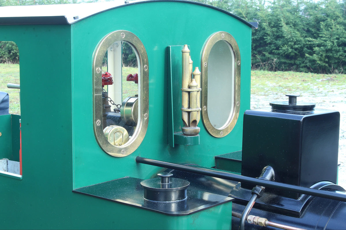 7 1/4 inch gauge Feldbahn 0-6-0 with tender