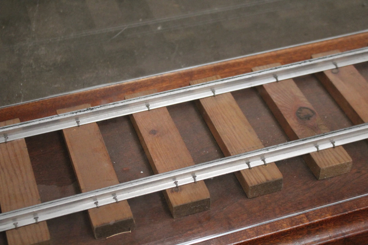 5 inch gauge display track with perspex cover