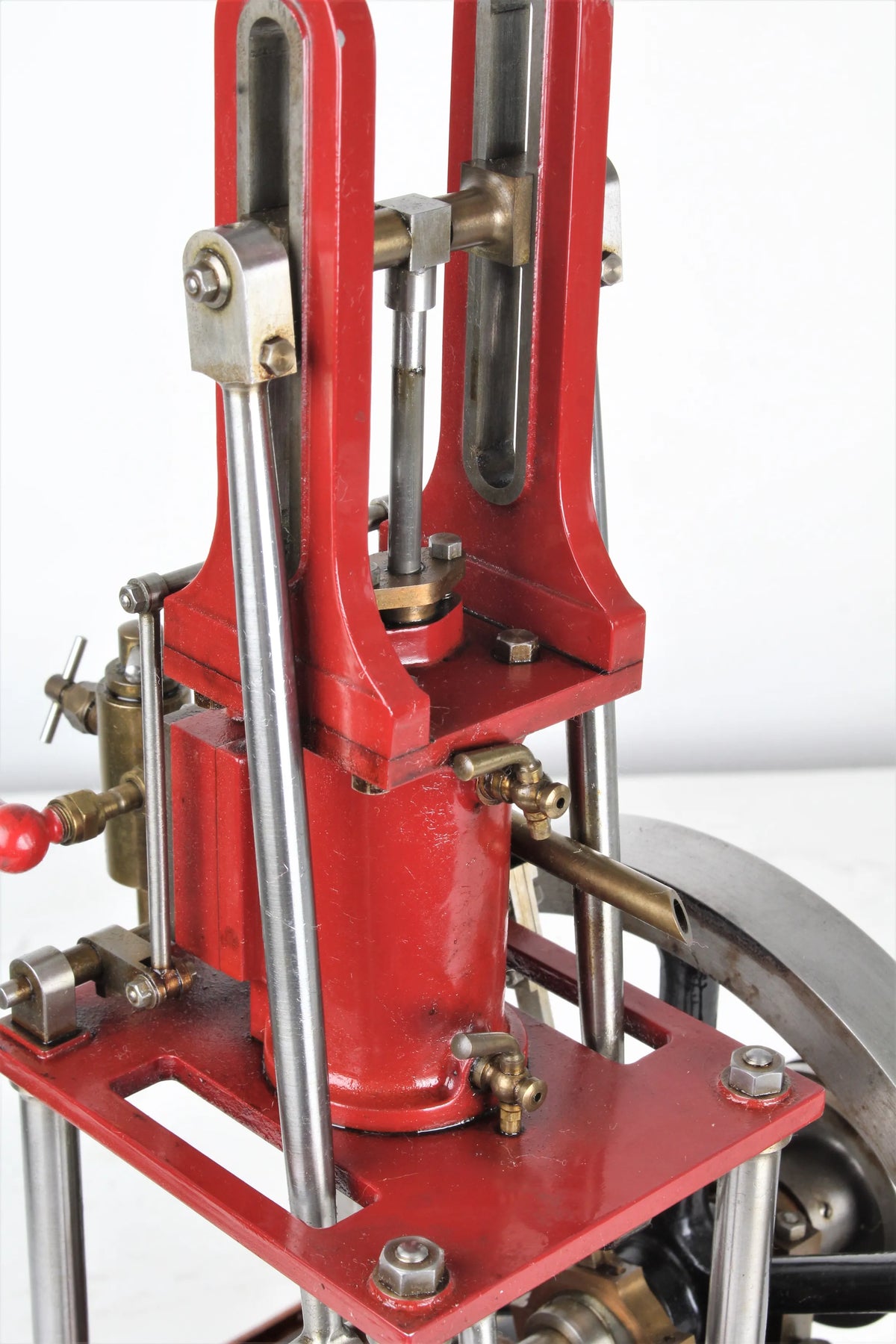 "James Coombes" table engine in glass case