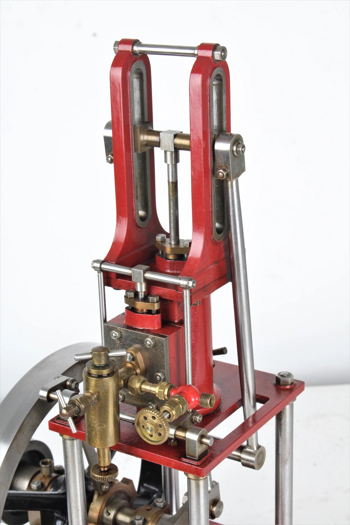 "James Coombes" table engine in glass case