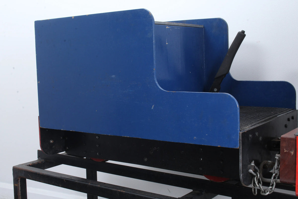 7 1/4 inch gauge Bagnall 0-4-0ST with tender