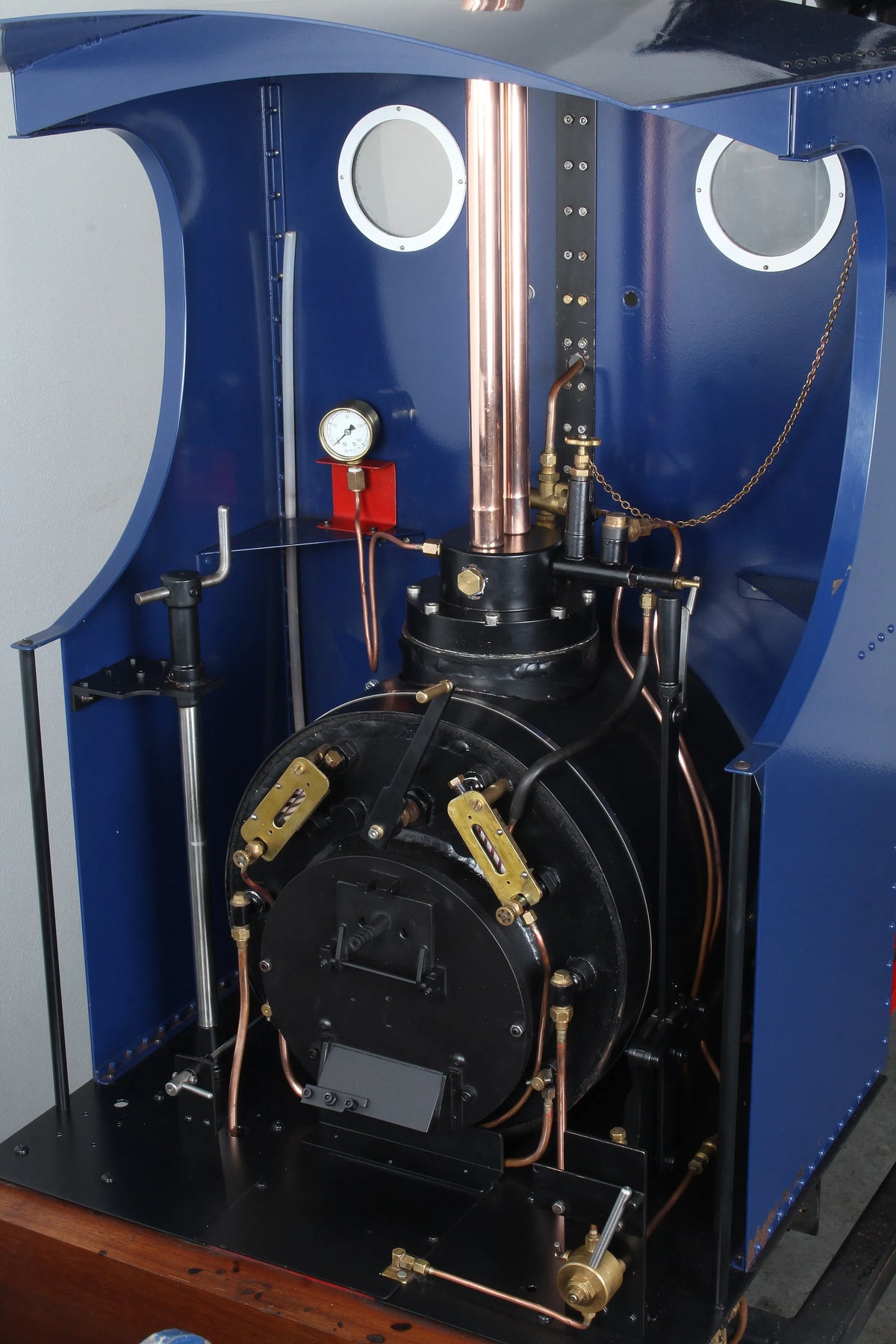 7 1/4 inch gauge Bagnall 0-4-0ST with tender
