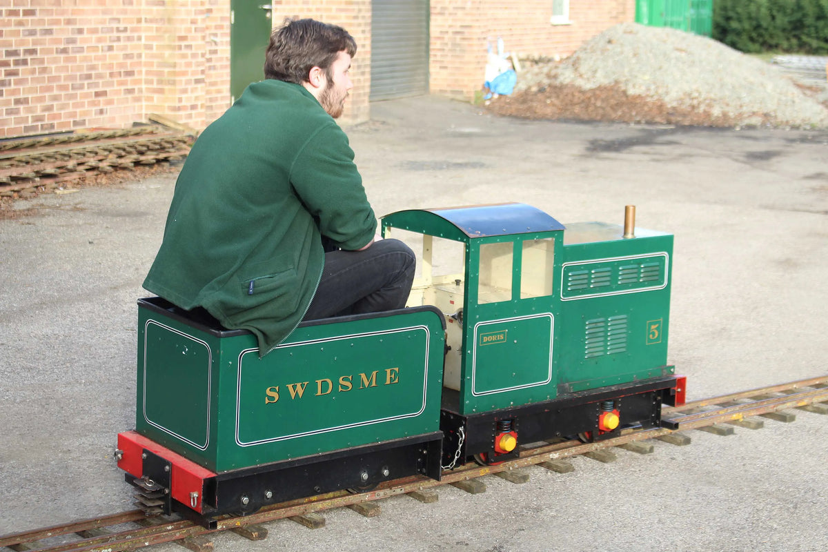 7 1/4 inch narrow gauge diesel-hydraulic 0-4-0 shunter