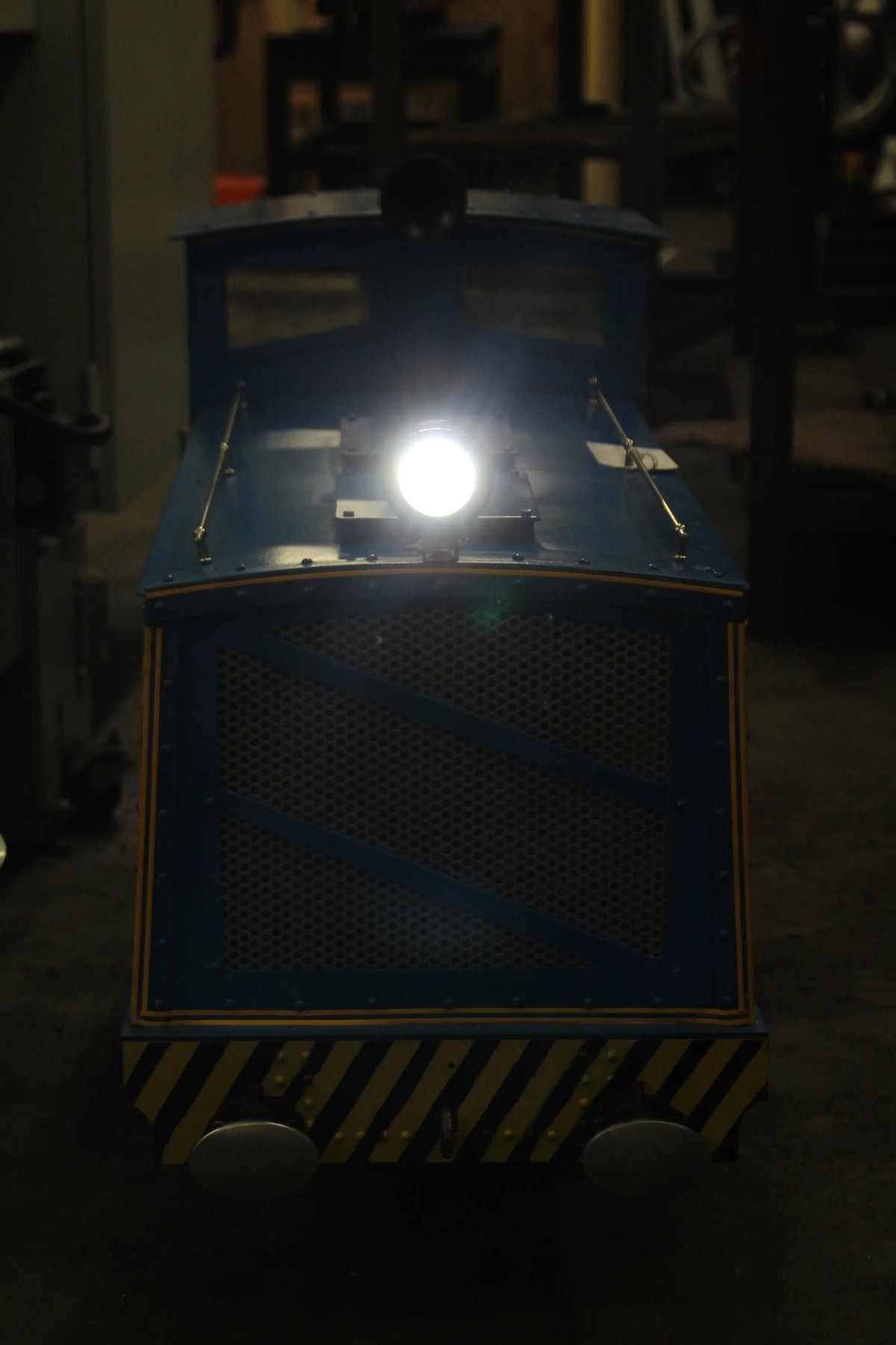 7 1/4 inch gauge battery-electric 0-6-0 shunter