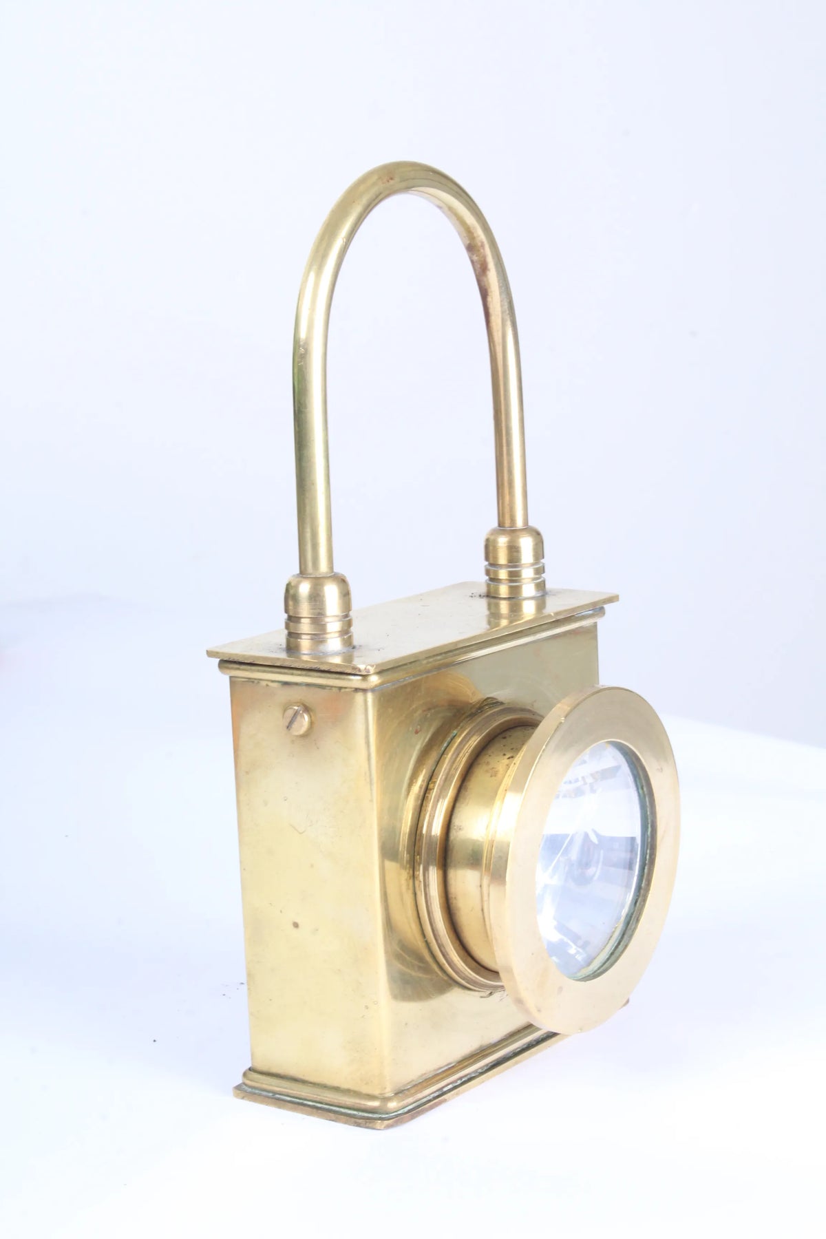 Battery-powered narrow gauge locomotive headlamp