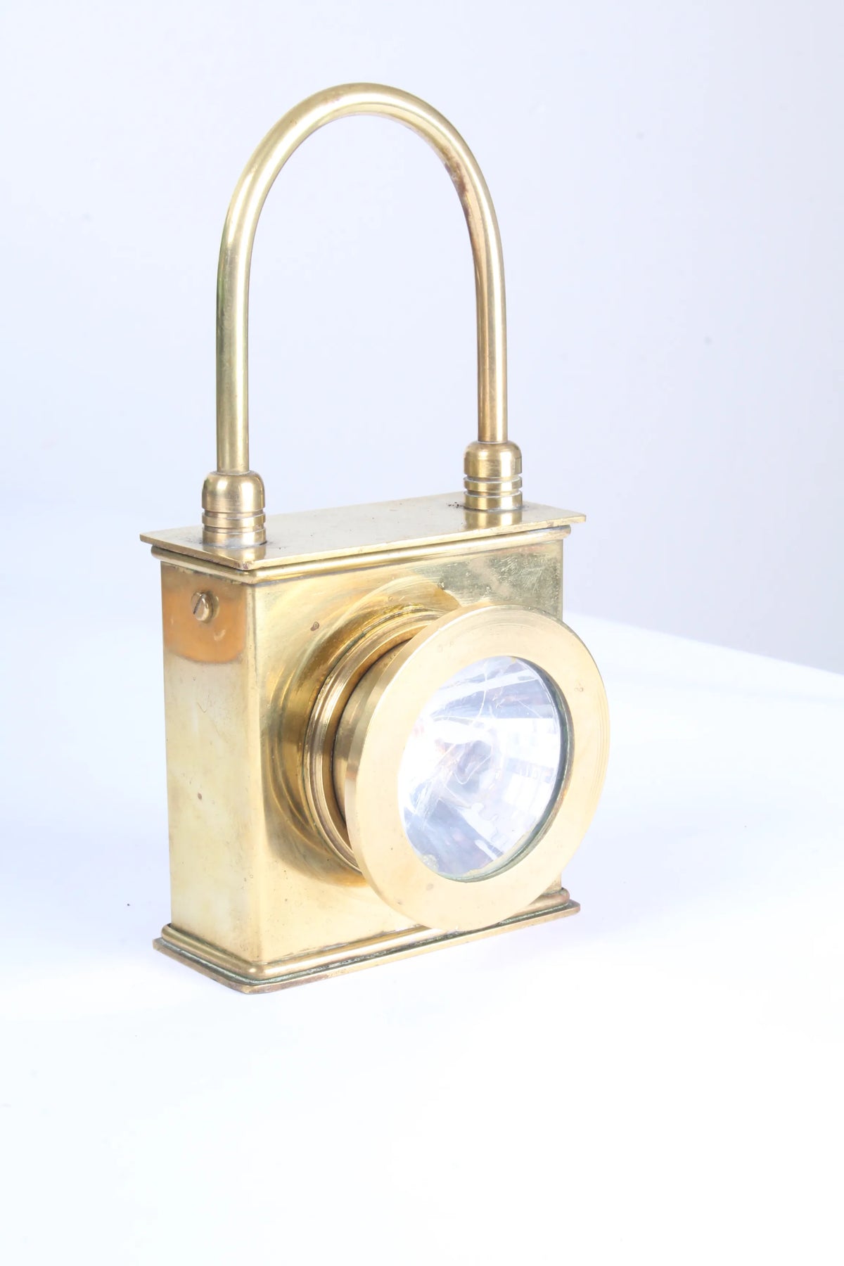 Battery-powered narrow gauge locomotive headlamp