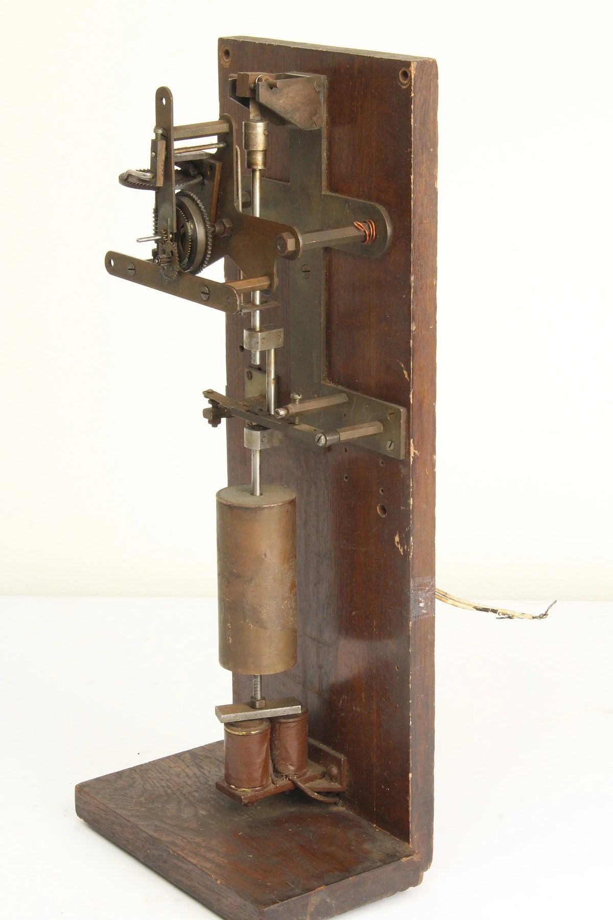 Hipp toggle electric clock for restoration