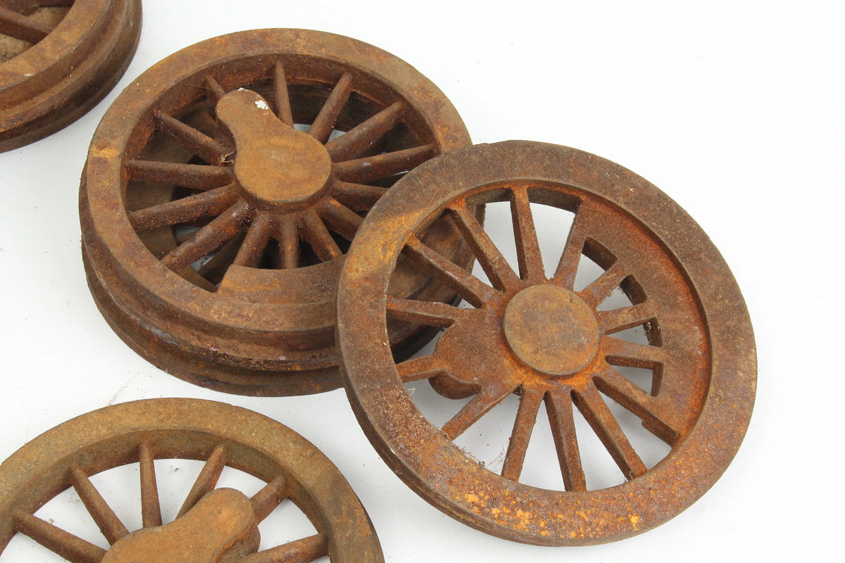Set of six driving wheel castings
