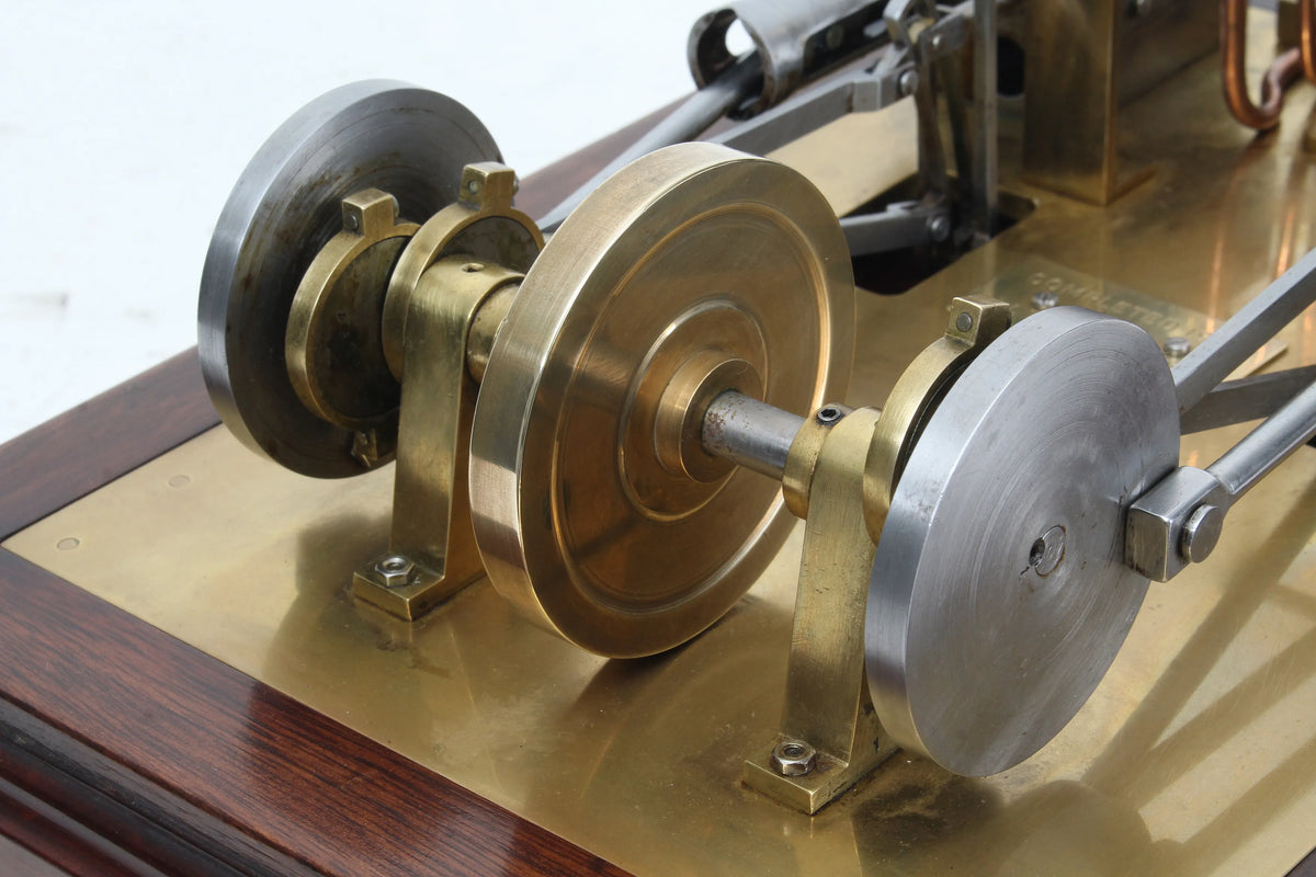 Twin cylinder horizontal mill engine with reversing gear